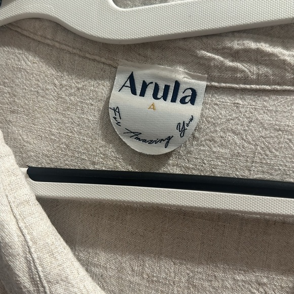 Arula button up top - Picture 2 of 2